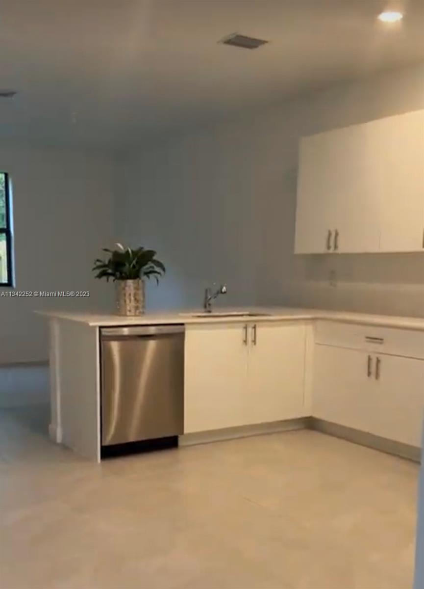 Photo 6 of 23 of 203 SW 159th Ter townhome
