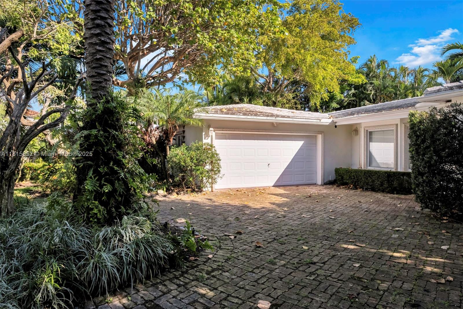 345 Harbor Ln