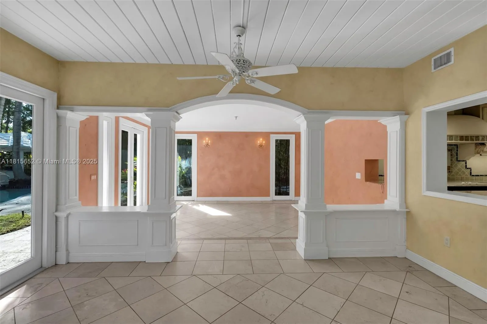 Key Biscayne, Florida 33149, United States, 4 Bedrooms Bedrooms, ,3 BathroomsBathrooms,Residential,Pending,144784