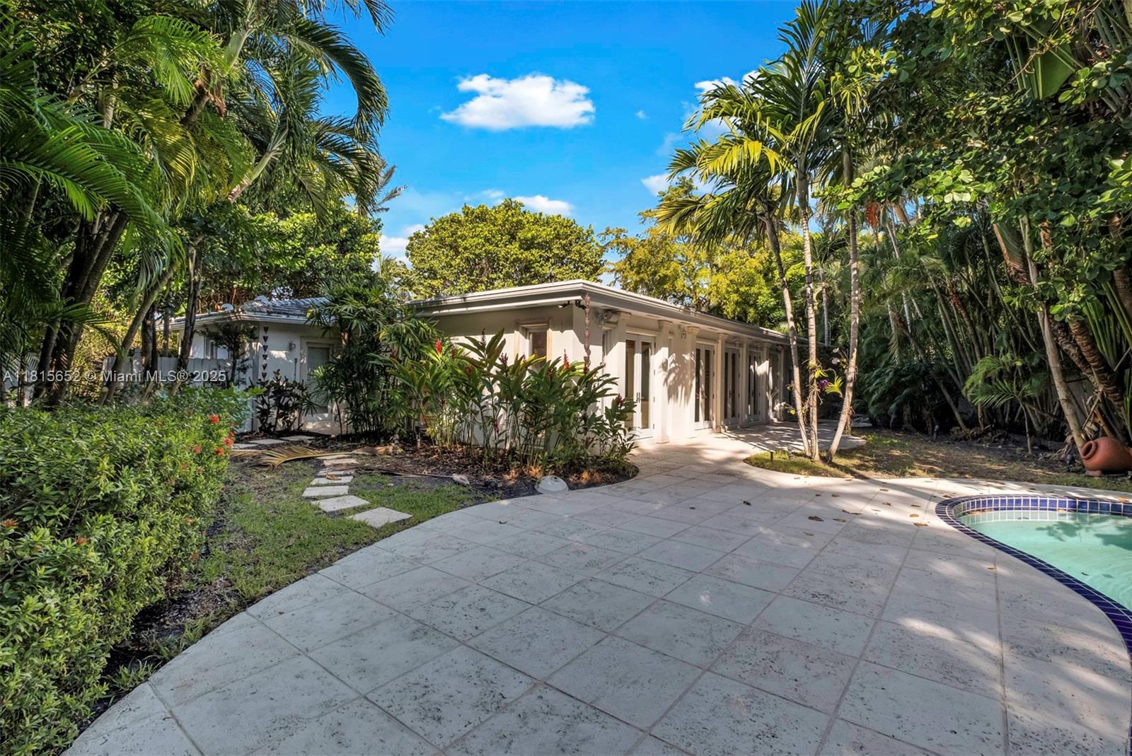 BISCAYNE KEY ESTATES - Residential