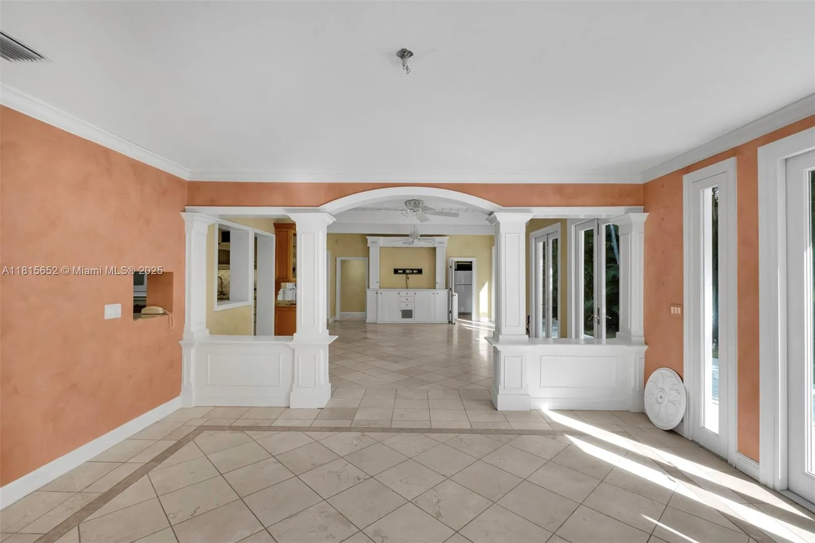 Key Biscayne, Florida 33149, United States, 4 Bedrooms Bedrooms, ,3 BathroomsBathrooms,Residential,Pending,144784