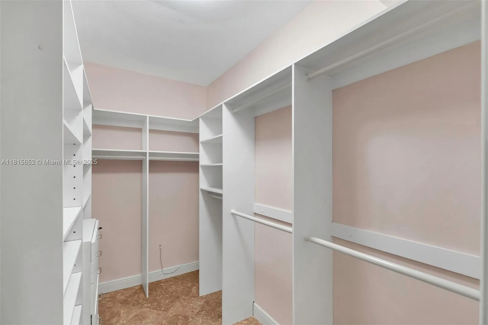 Key Biscayne, Florida 33149, United States, 4 Bedrooms Bedrooms, ,3 BathroomsBathrooms,Residential,Pending,144784