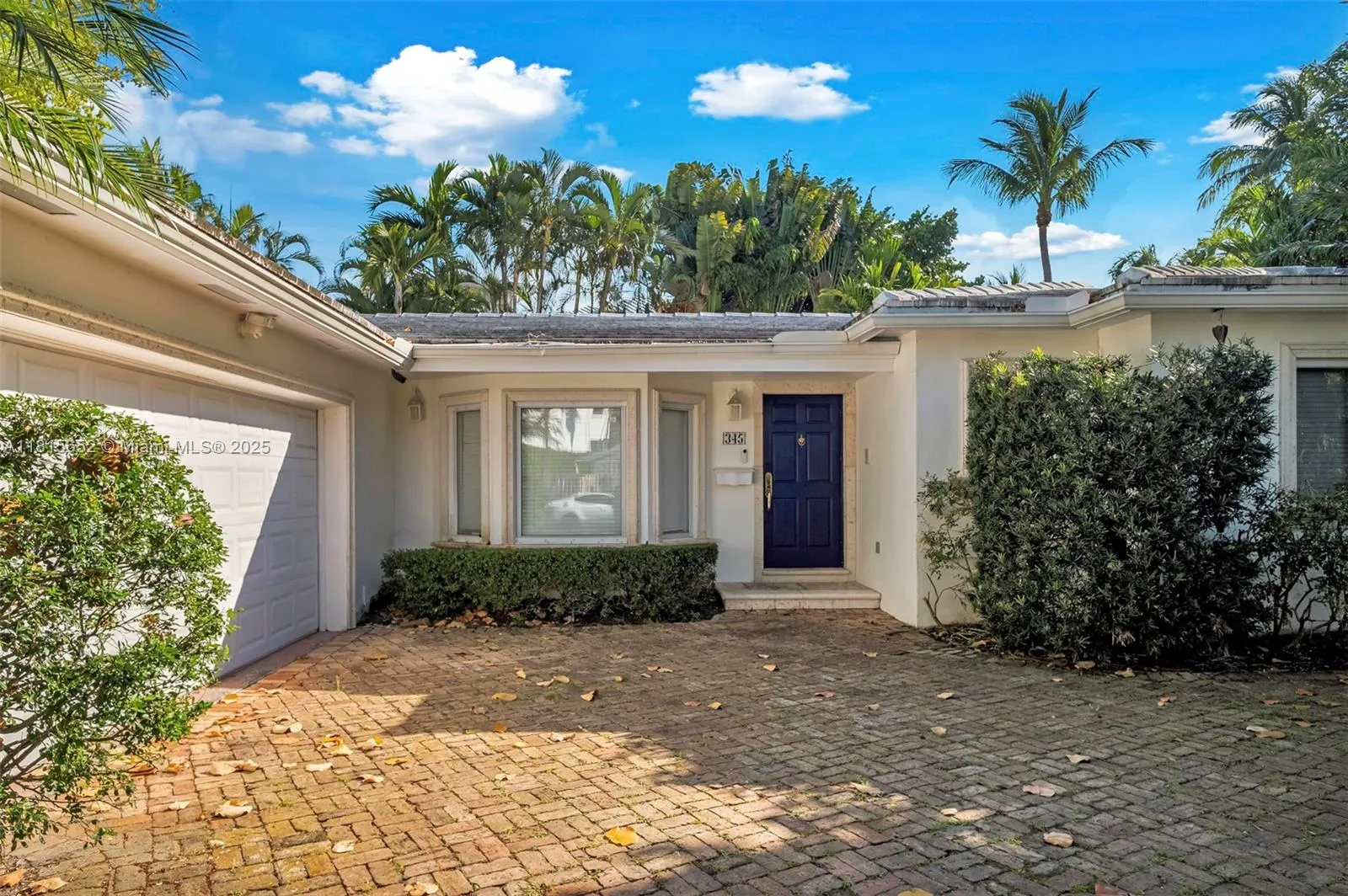 Key Biscayne, Florida 33149, United States, 4 Bedrooms Bedrooms, ,3 BathroomsBathrooms,Residential,Pending,144784