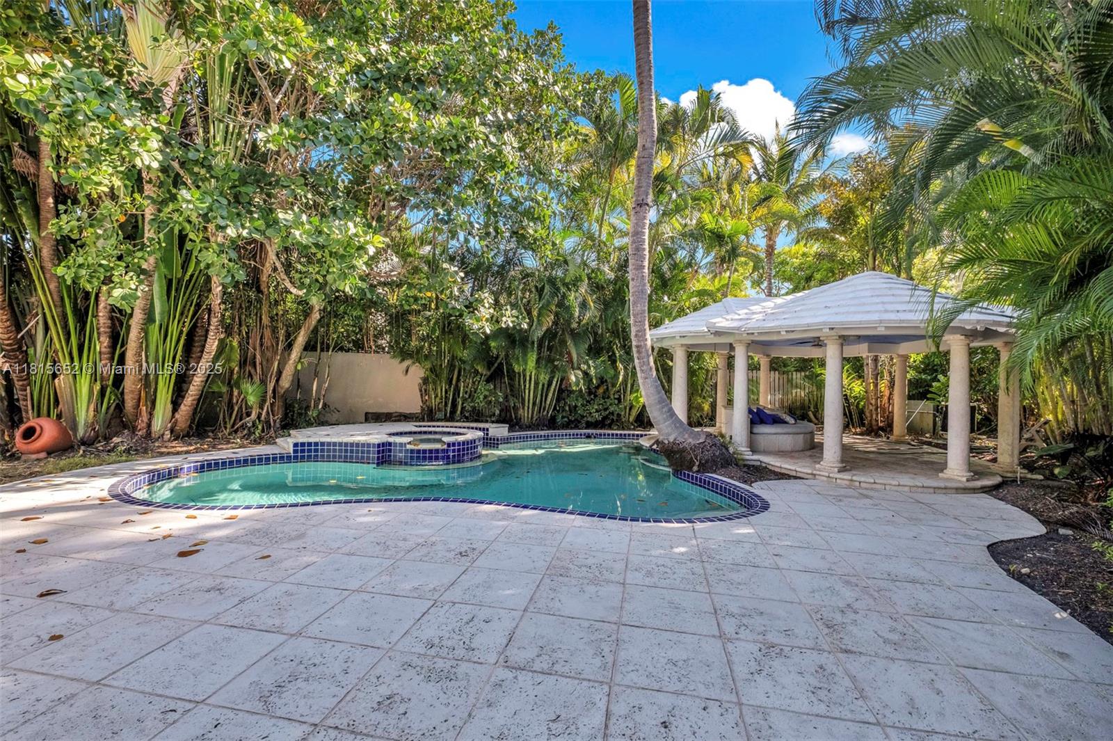 BISCAYNE KEY ESTATES - Residential