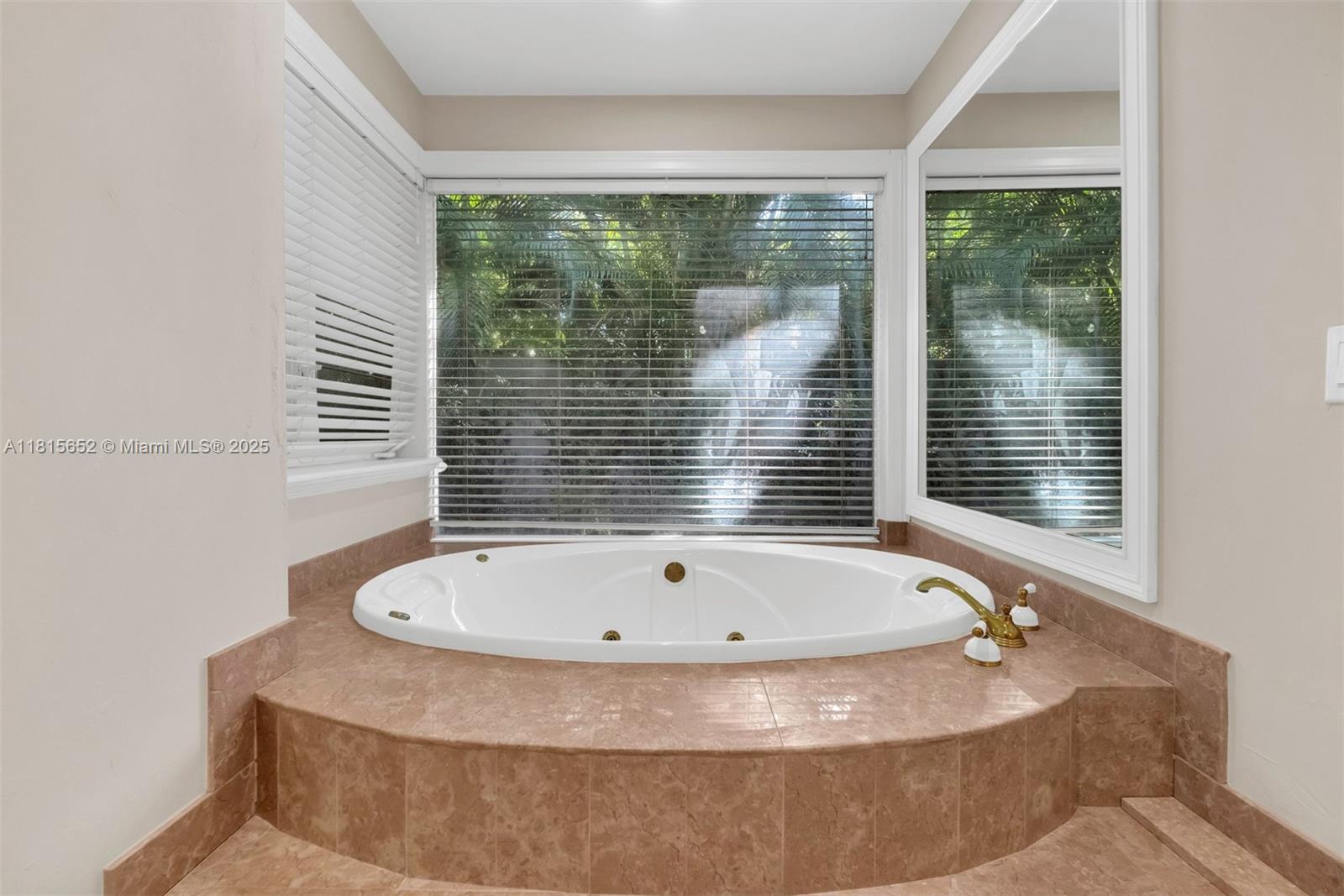 BISCAYNE KEY ESTATES - Residential