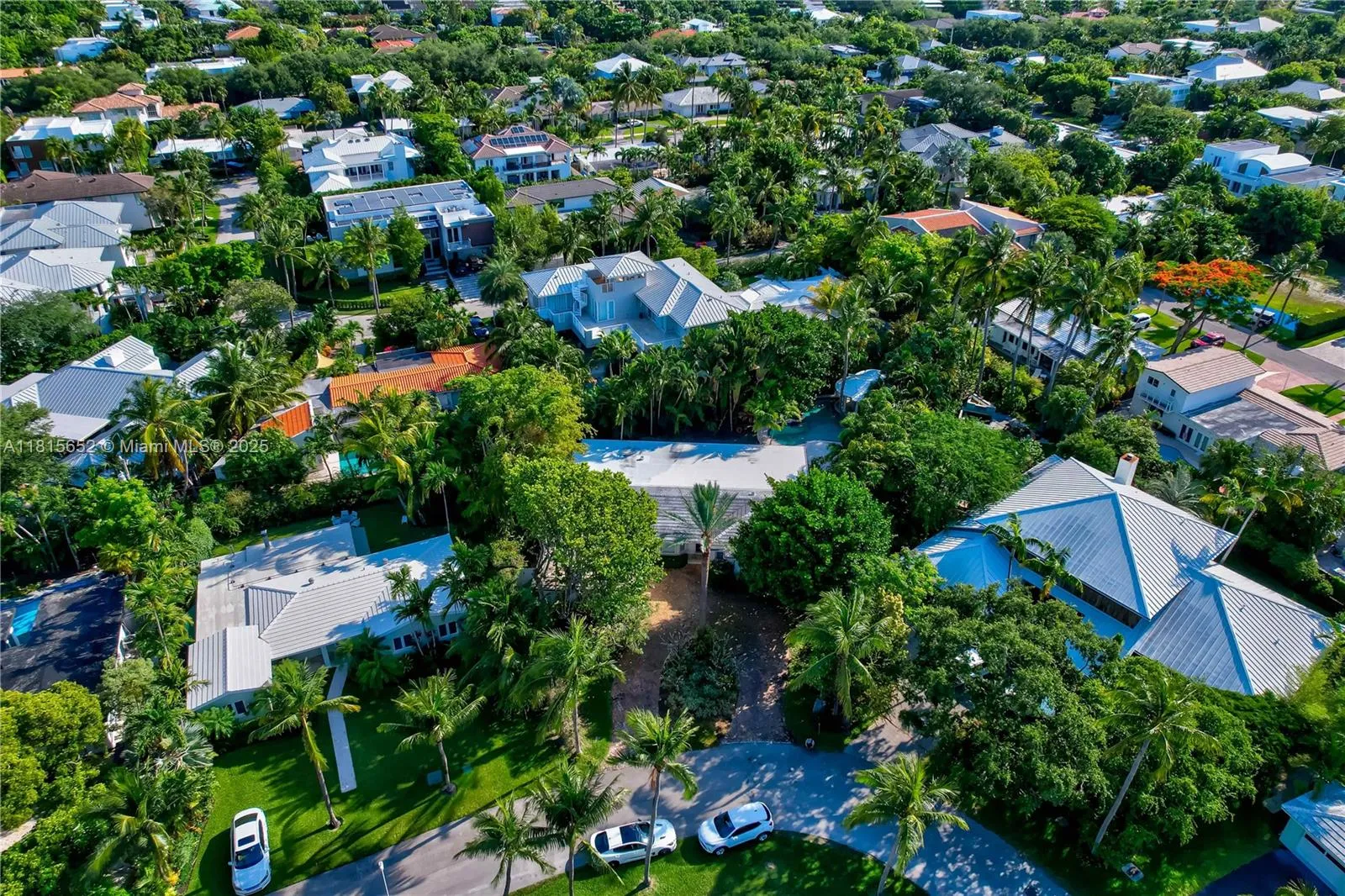 Key Biscayne, Florida 33149, United States, 4 Bedrooms Bedrooms, ,3 BathroomsBathrooms,Residential,Pending,144784