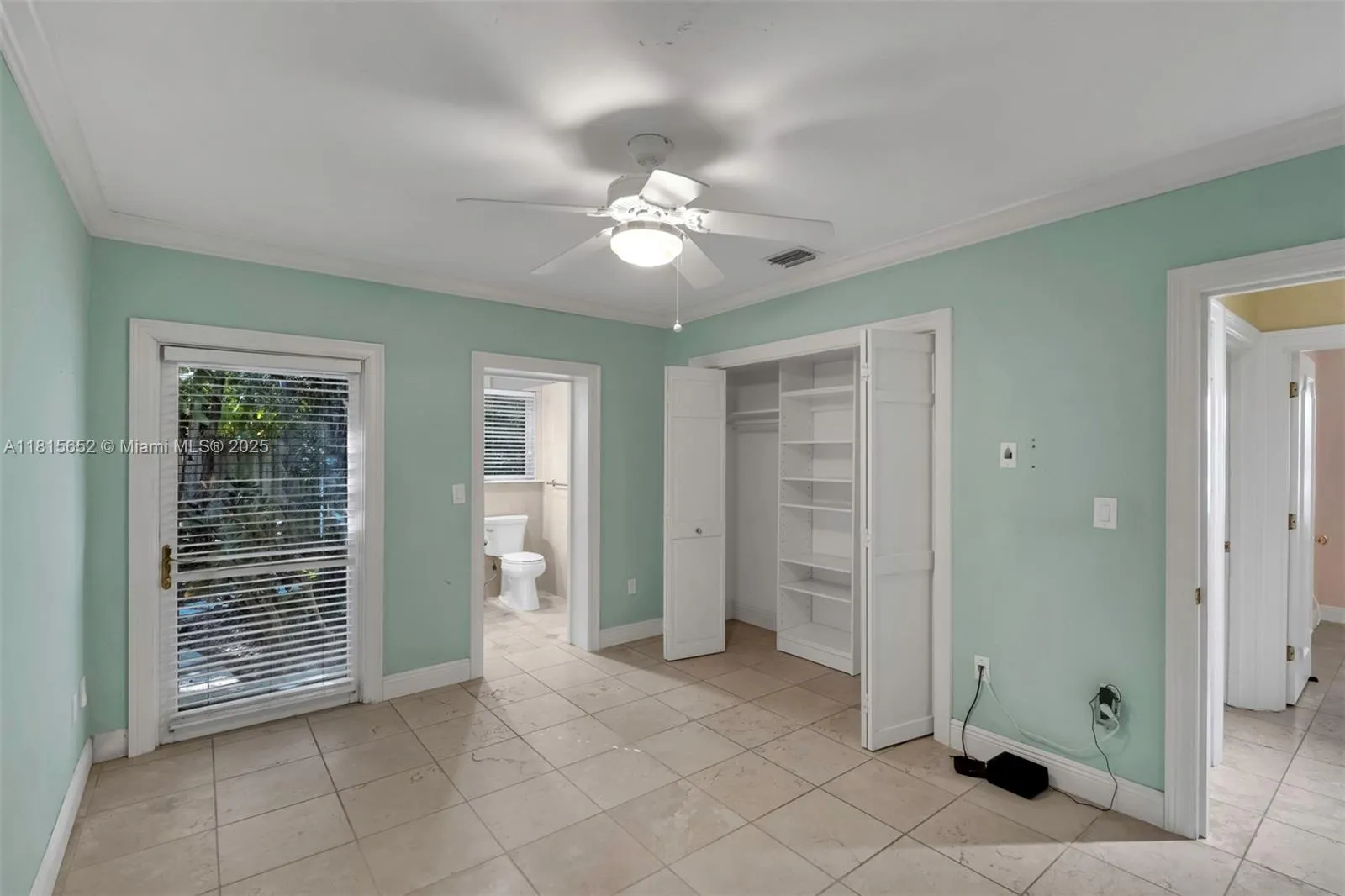 Key Biscayne, Florida 33149, United States, 4 Bedrooms Bedrooms, ,3 BathroomsBathrooms,Residential,Pending,144784