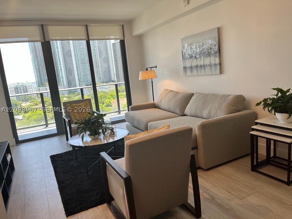 121 NE 34th St 1206A