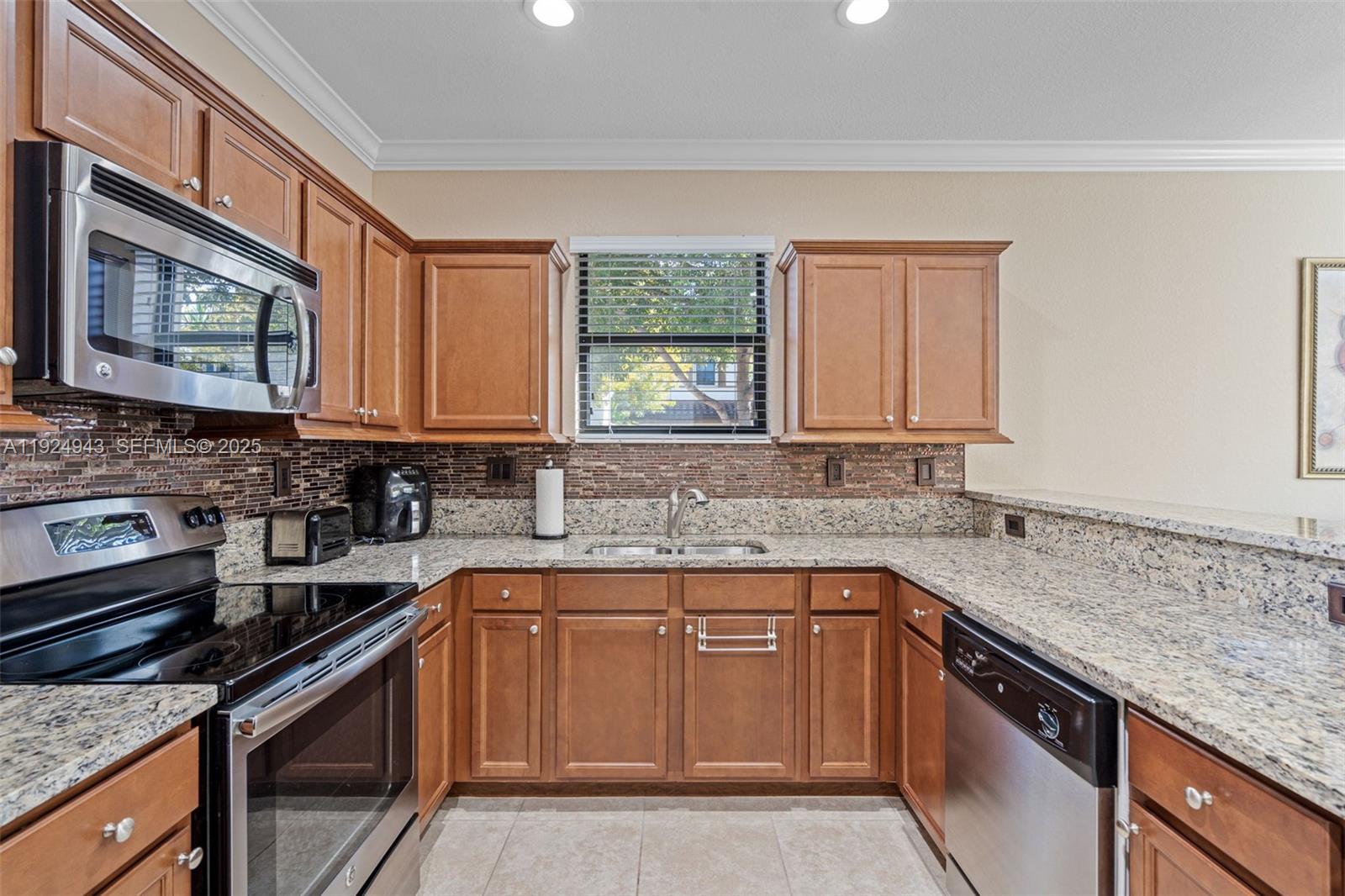 GARDEN ESTATES AT THE HAM - Residential