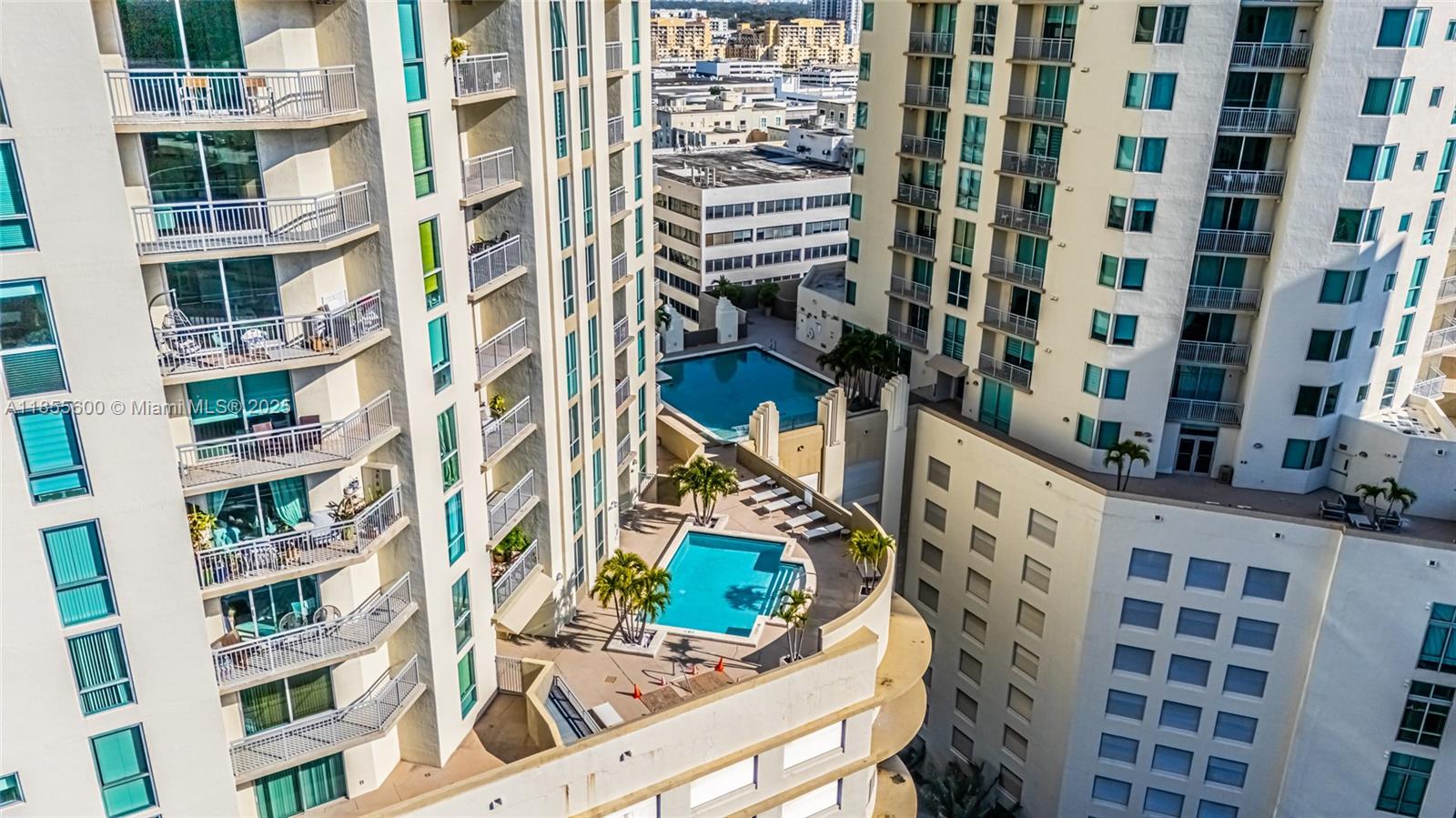 METROPOLIS I AT DADELAND - Residential