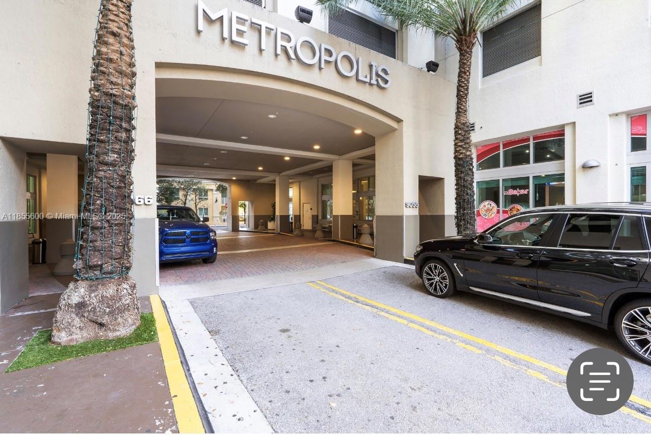 METROPOLIS I AT DADELAND - Residential