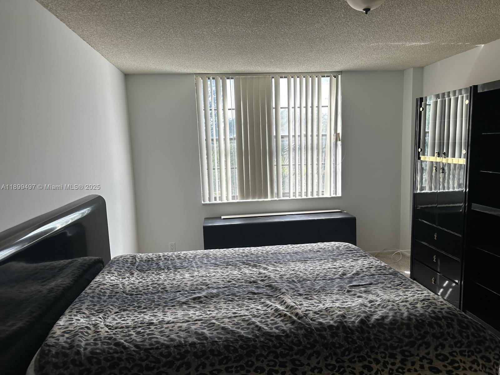 EMERALD HILLS C C APTS CO - Residential