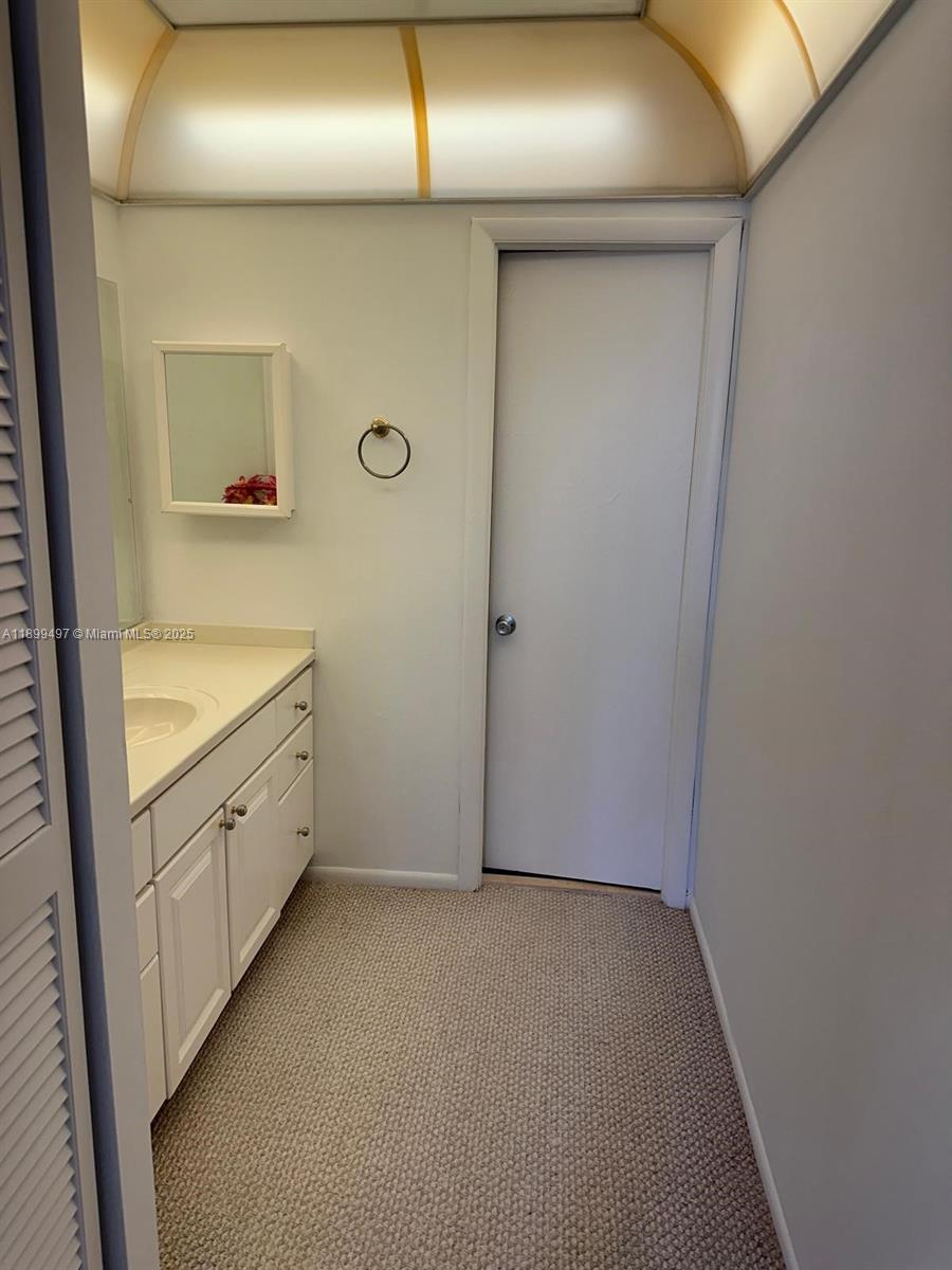 EMERALD HILLS C C APTS CO - Residential