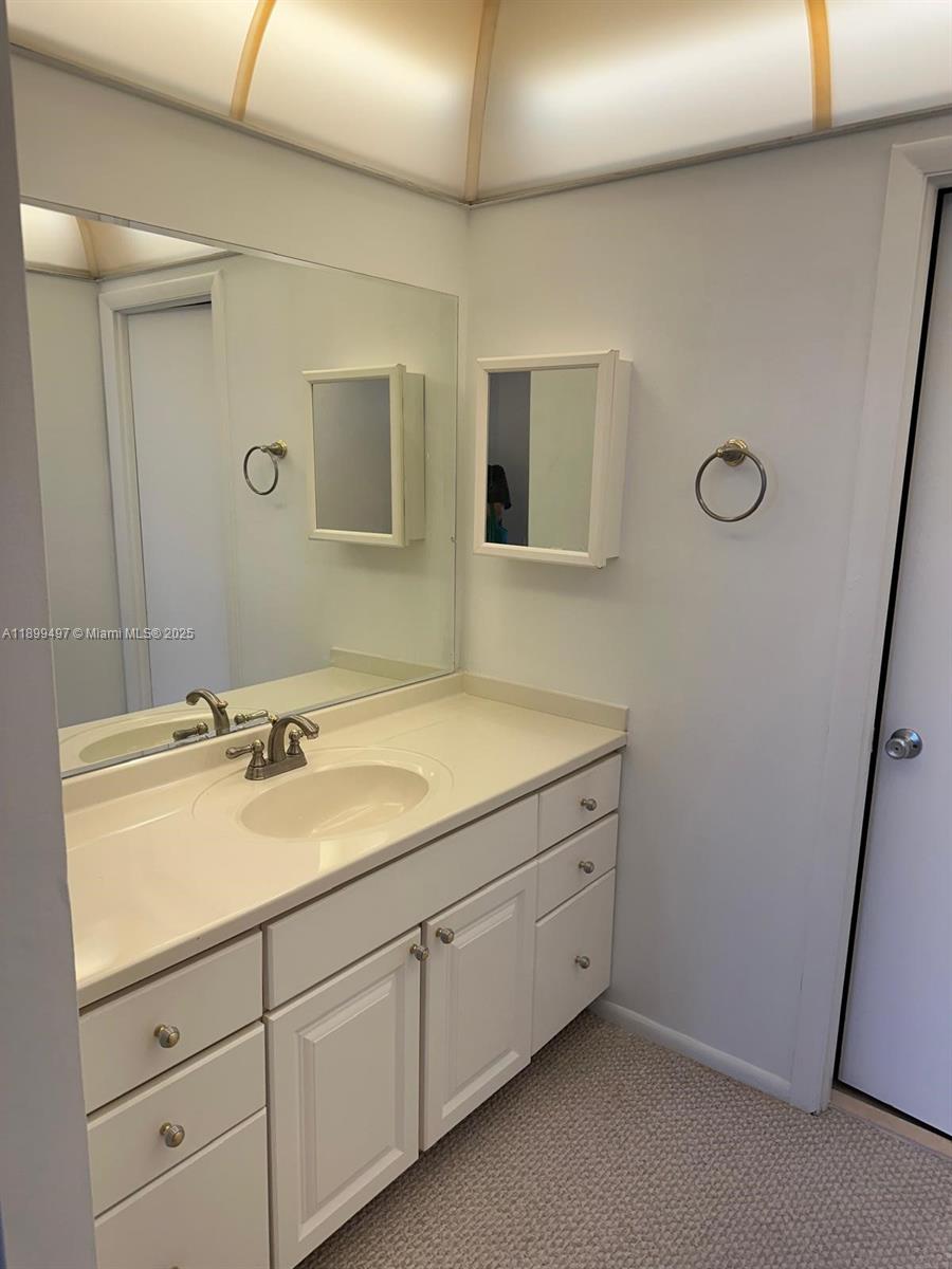 EMERALD HILLS C C APTS CO - Residential