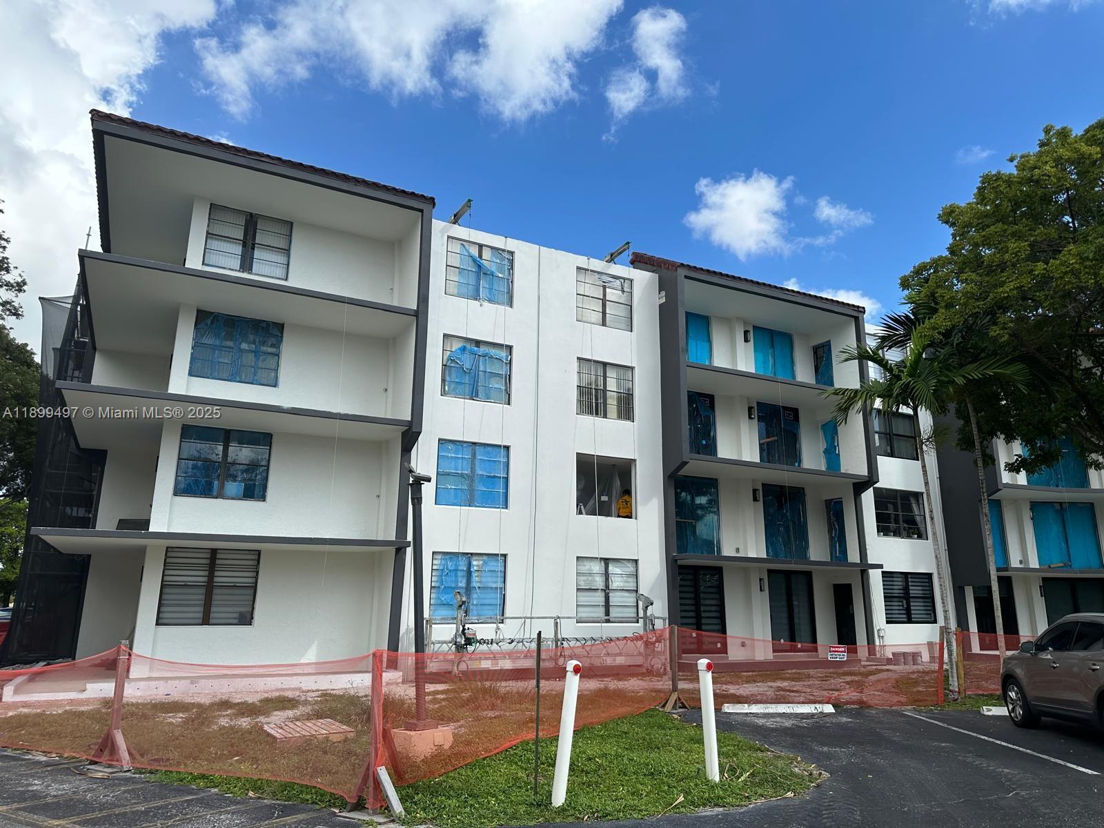 EMERALD HILLS C C APTS CO - Residential