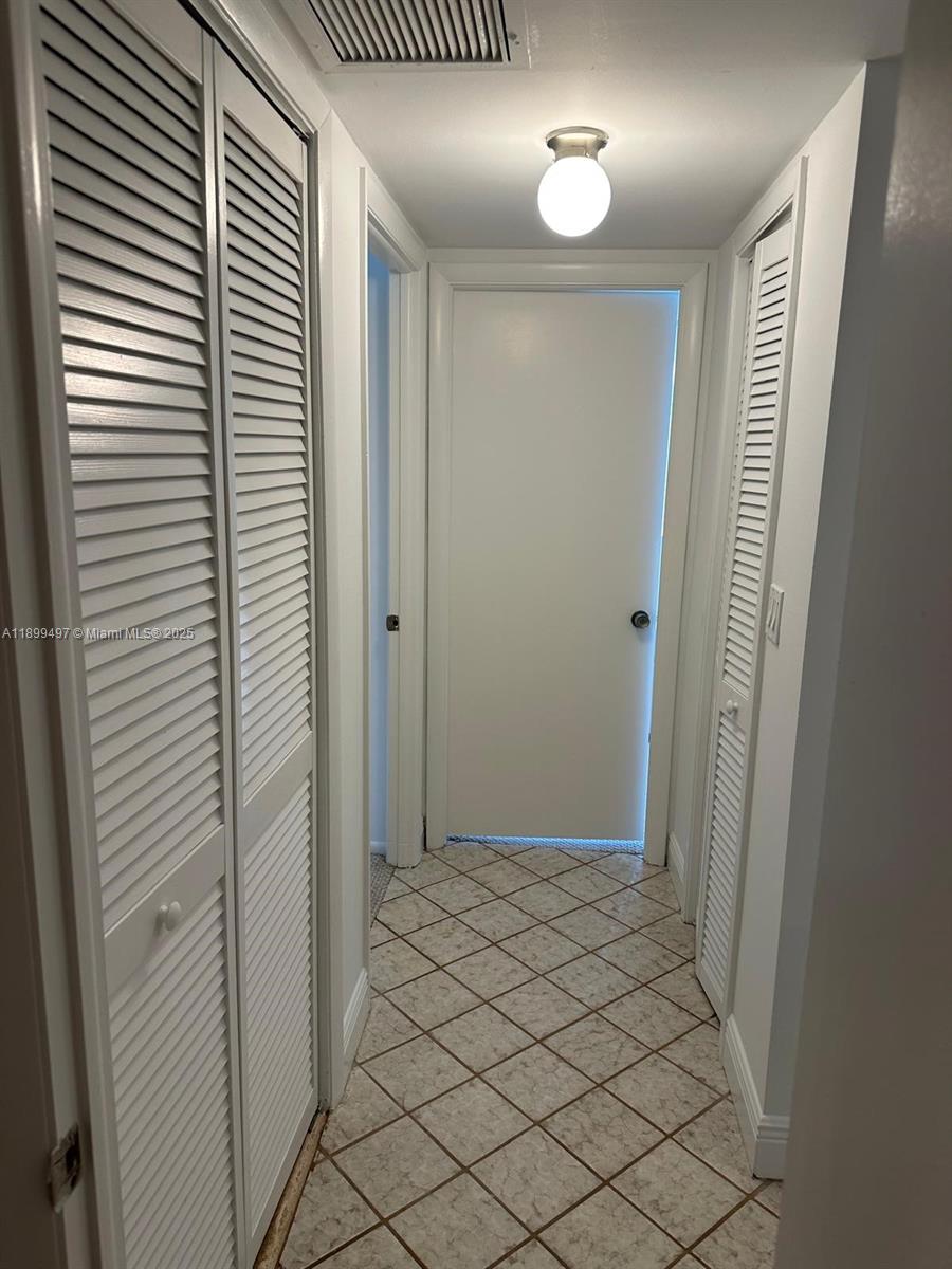 EMERALD HILLS C C APTS CO - Residential