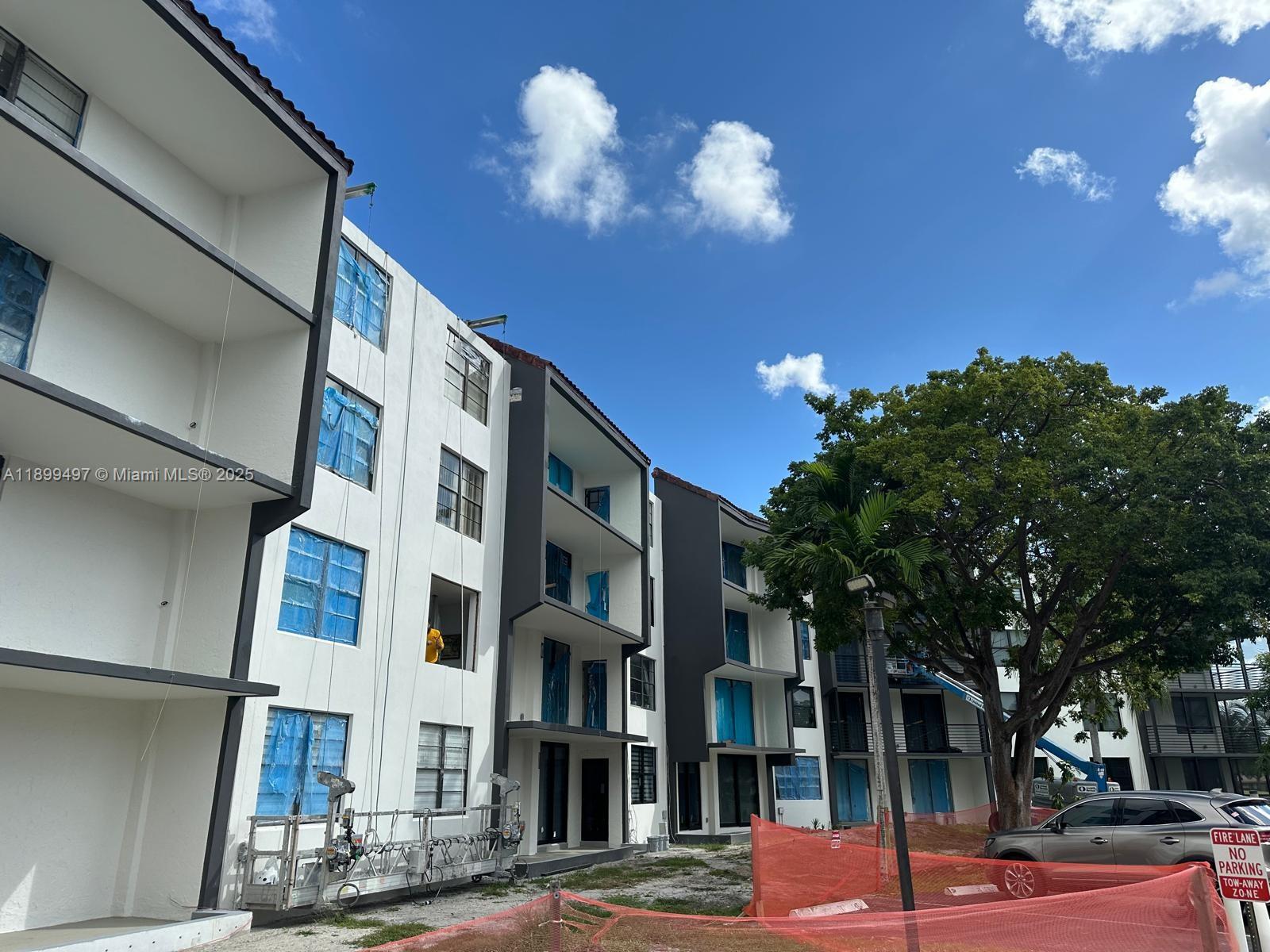 EMERALD HILLS C C APTS CO - Residential