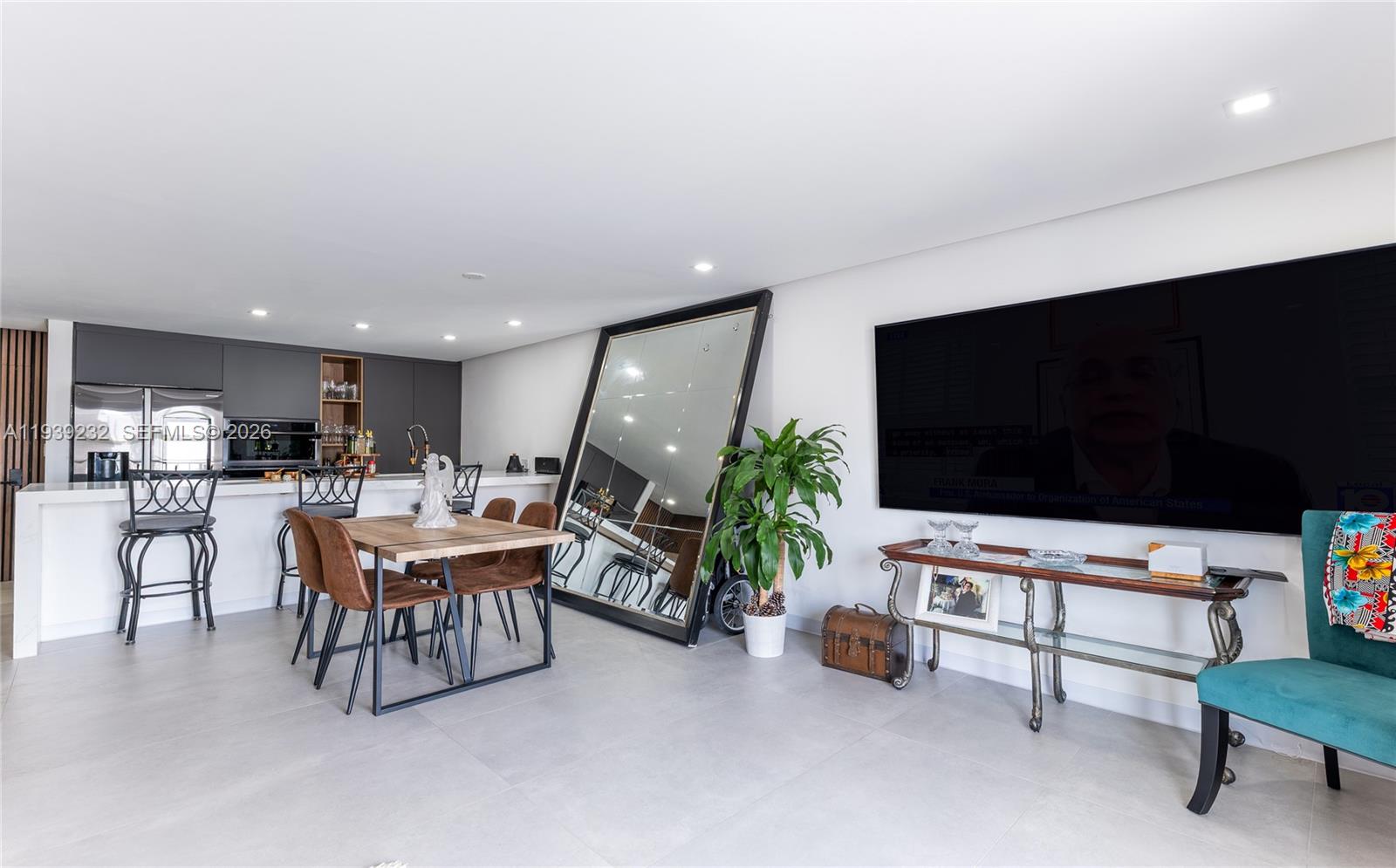 CARIBBEAN HOUSE CONDO - Residential