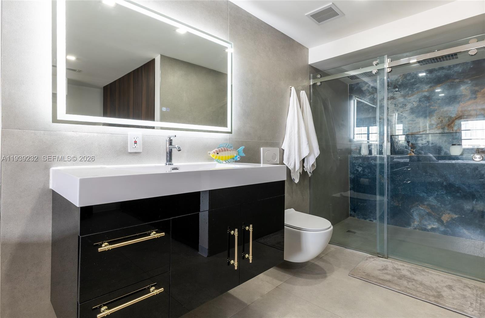 CARIBBEAN HOUSE CONDO - Residential