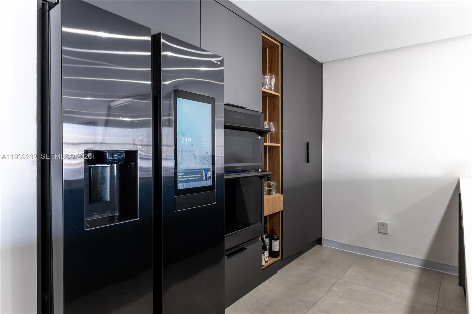 CARIBBEAN HOUSE CONDO - Residential