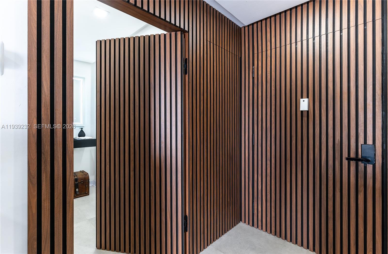 CARIBBEAN HOUSE CONDO - Residential