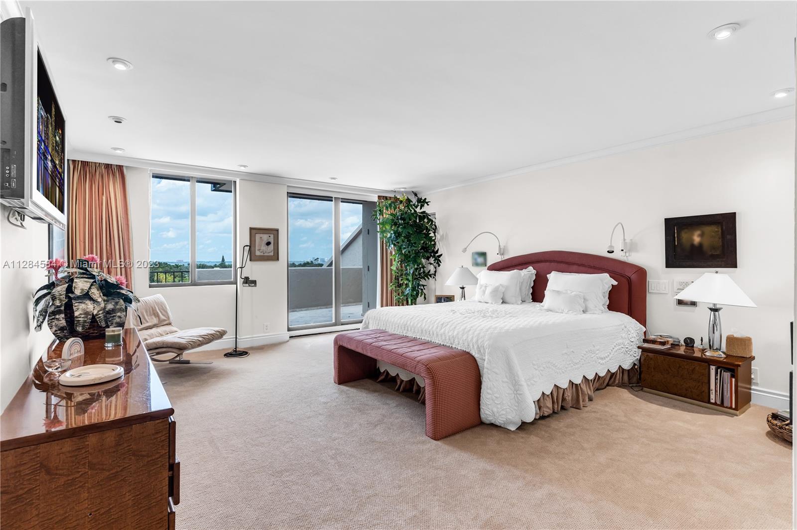 THE EMERALDBAY @ KEY COLO - Residential