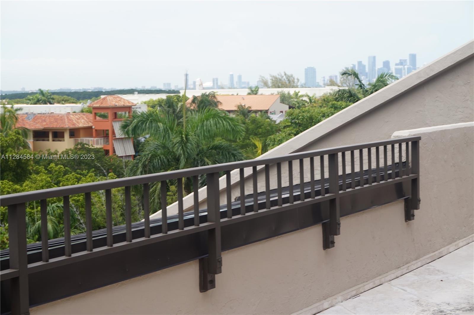 THE EMERALDBAY @ KEY COLO - Residential