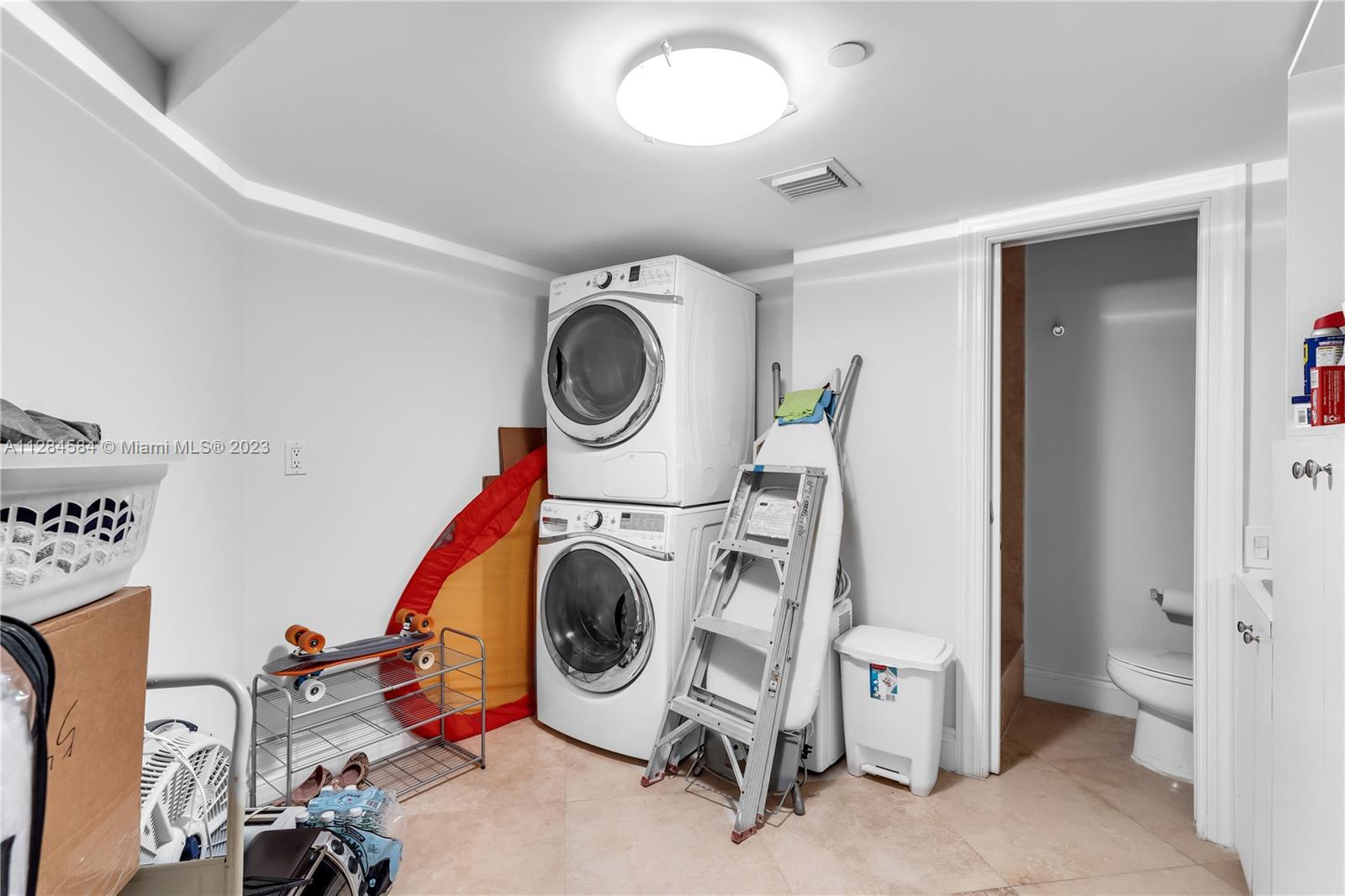 THE EMERALDBAY @ KEY COLO - Residential