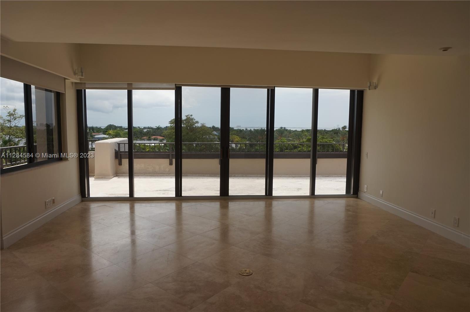 THE EMERALDBAY @ KEY COLO - Residential