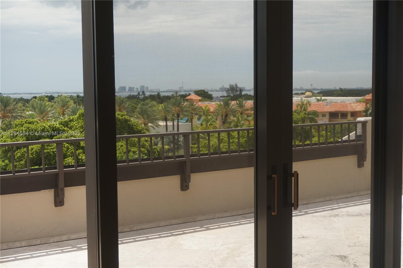 THE EMERALDBAY @ KEY COLO - Residential