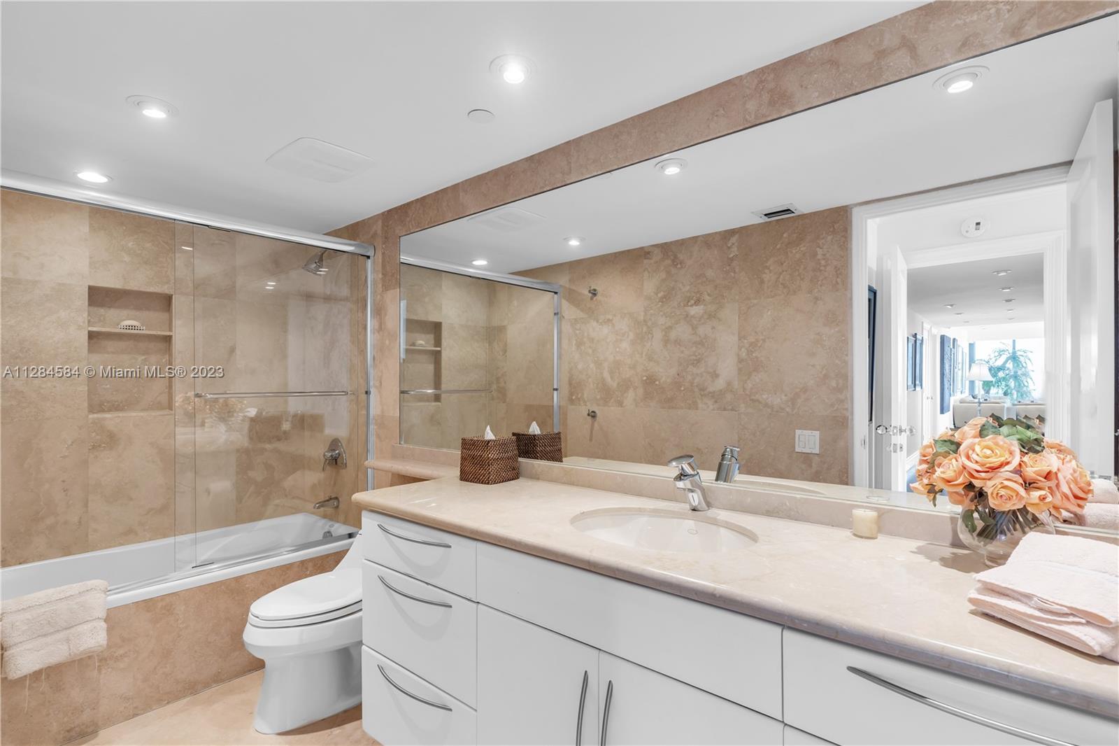 THE EMERALDBAY @ KEY COLO - Residential