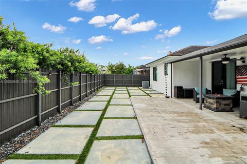 Tiny photo for 22936 SW 115th Ct, Miami, FL 33170 (MLS # A12005848)
