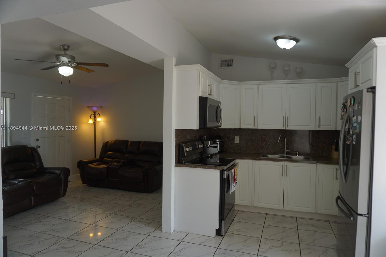 GOLDEN GLADES PARK 5TH AD - Residential