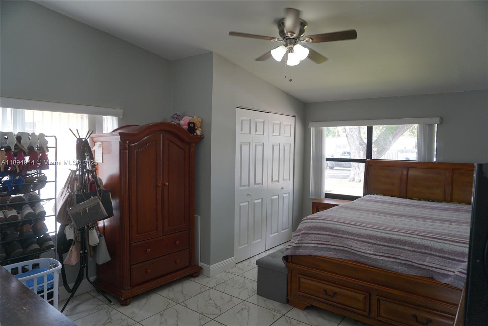 GOLDEN GLADES PARK 5TH AD - Residential