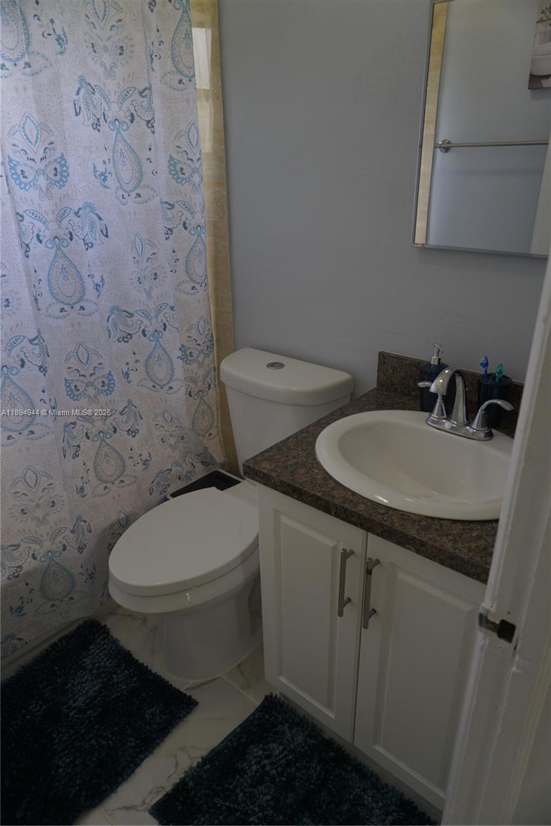 GOLDEN GLADES PARK 5TH AD - Residential