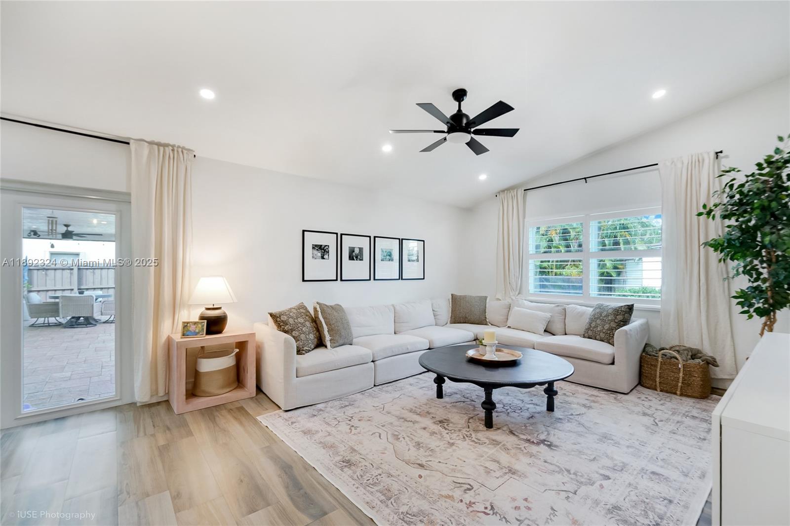 HAWKES BLUFF - Residential
