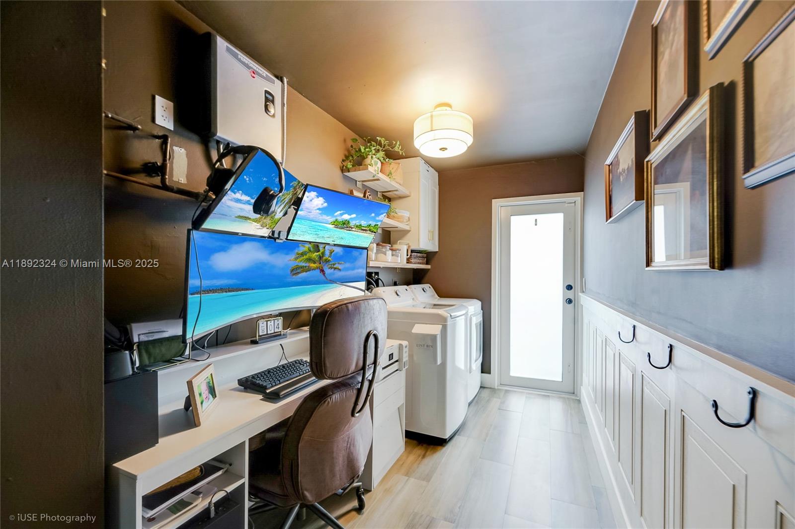 HAWKES BLUFF - Residential