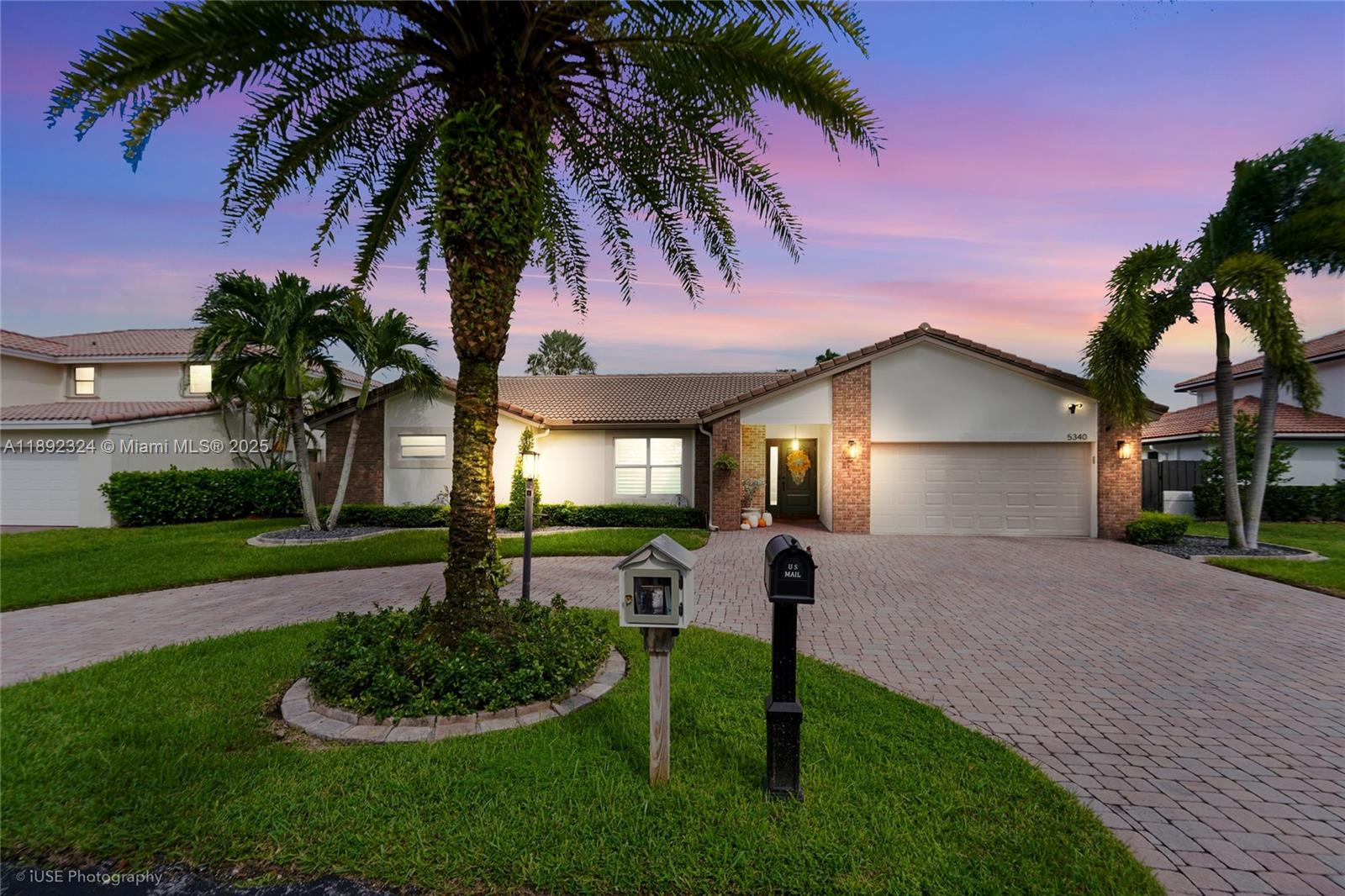 HAWKES BLUFF - Residential