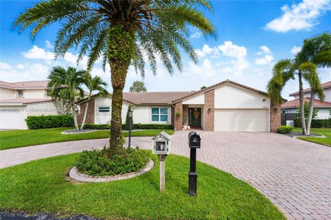Photo of 5340 Lancelot Ln, Davie, FL 33331 (MLS # A11892324)