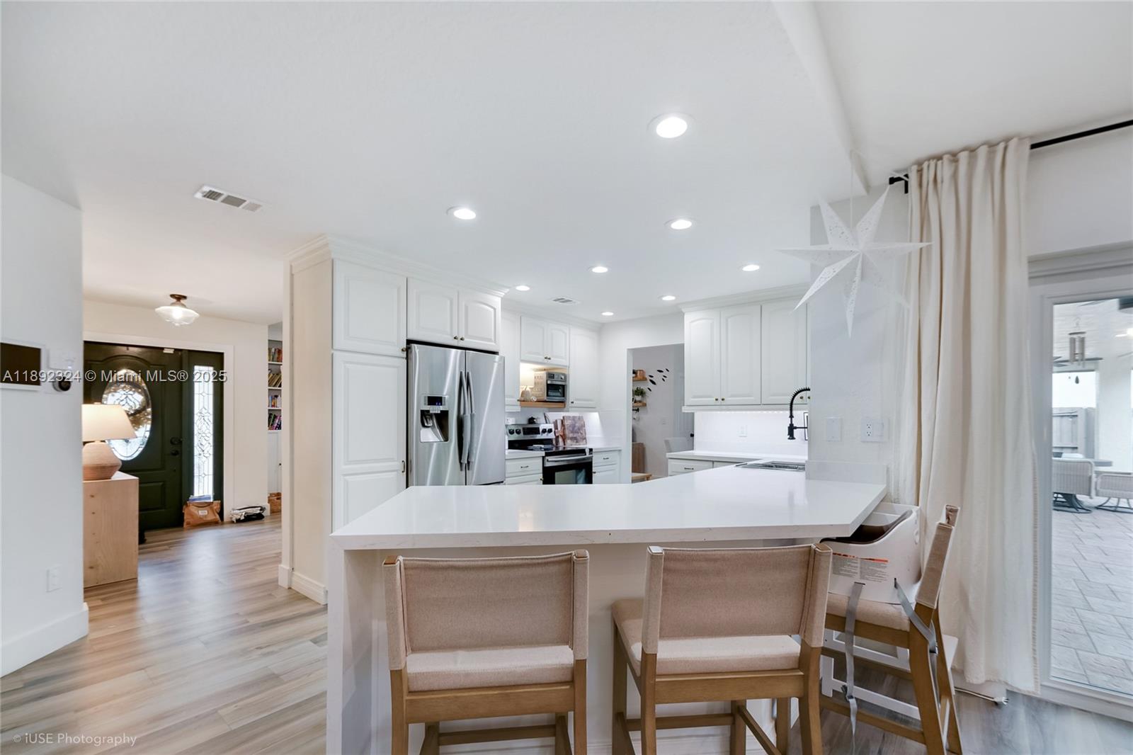 HAWKES BLUFF - Residential