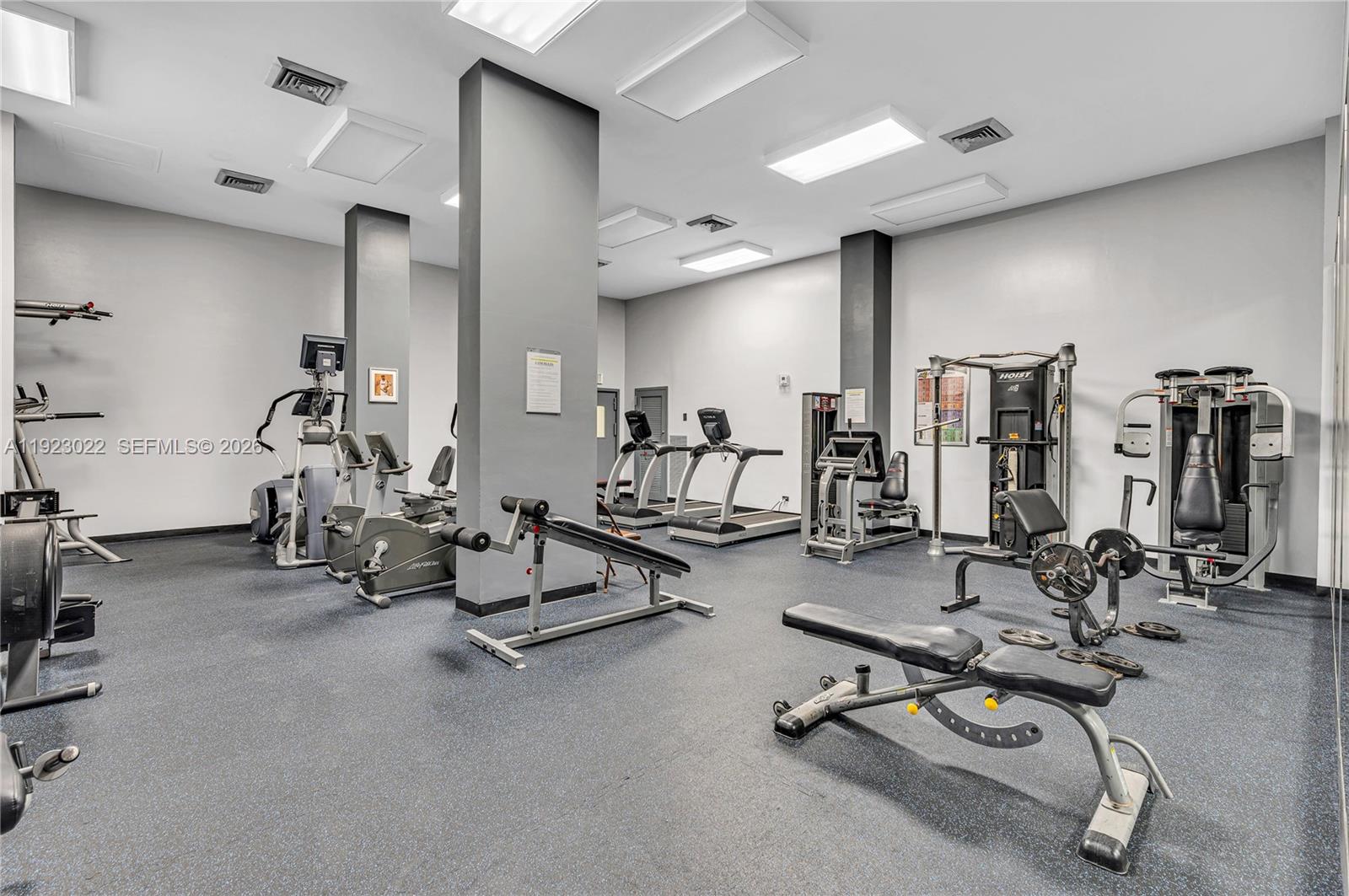 WINSTON TOWERS 500 CONDO - Residential