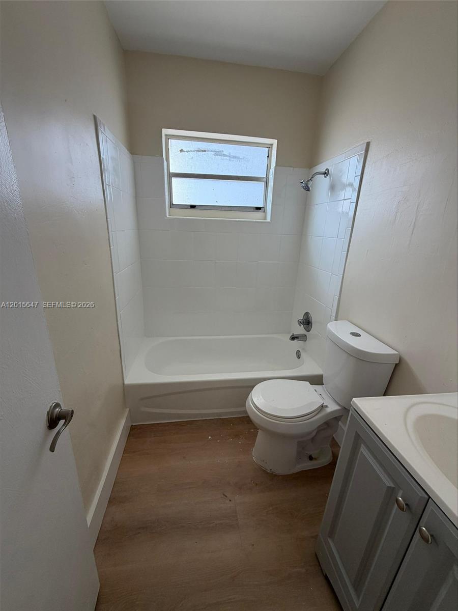THIRD COMM SUB - Residential Lease