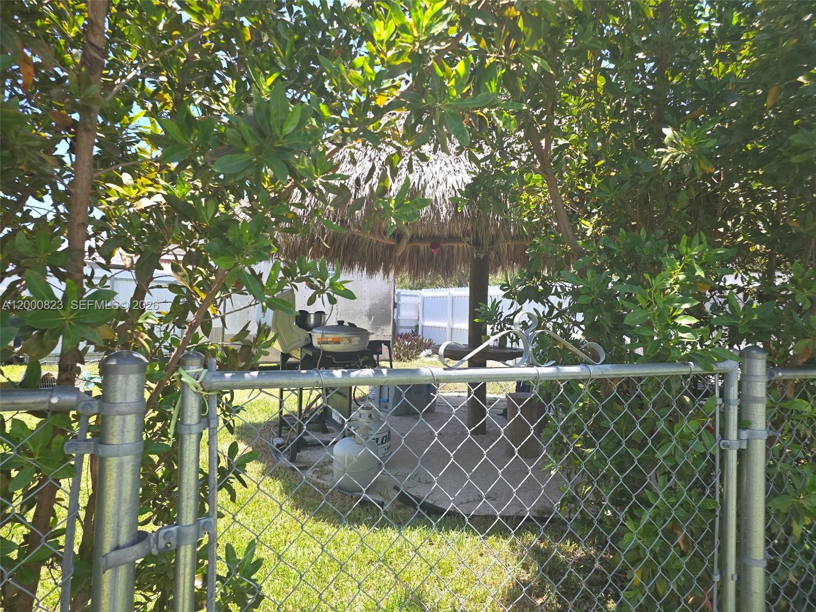 LEE BELL HOMES - Residential