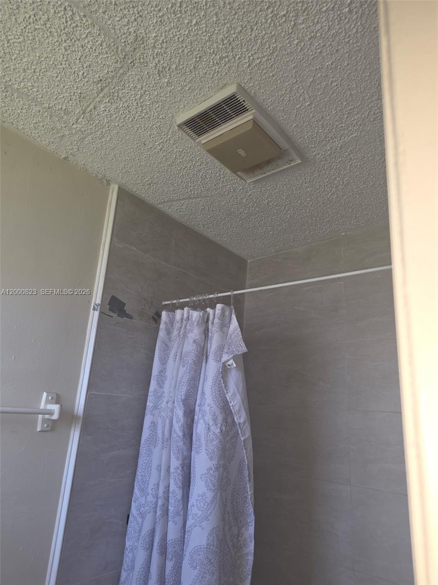 LEE BELL HOMES - Residential