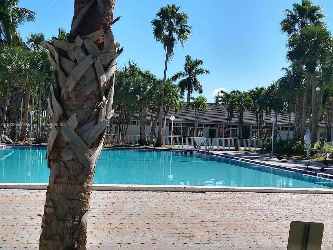 ELLINGTON AT COUNTY LINE - Residential