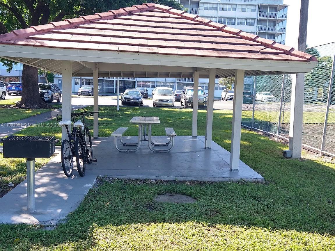 ELLINGTON AT COUNTY LINE - Residential