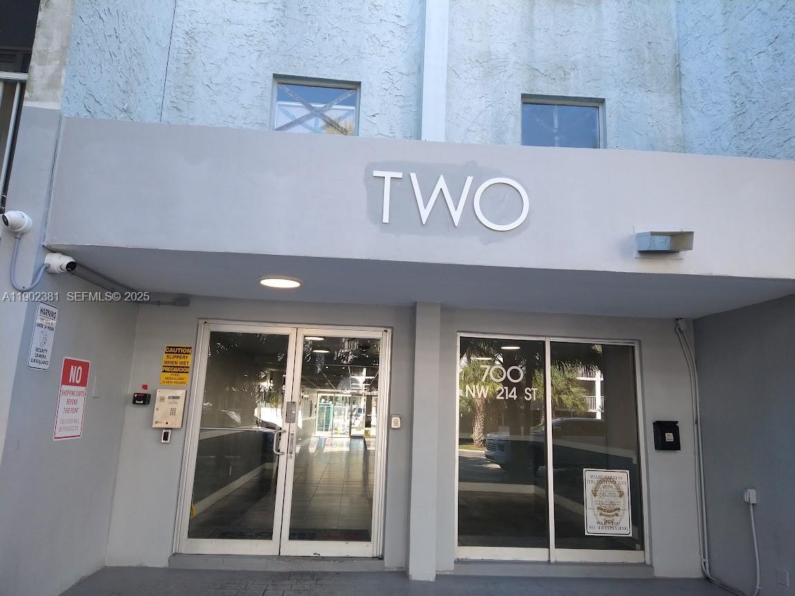 ELLINGTON AT COUNTY LINE - Residential