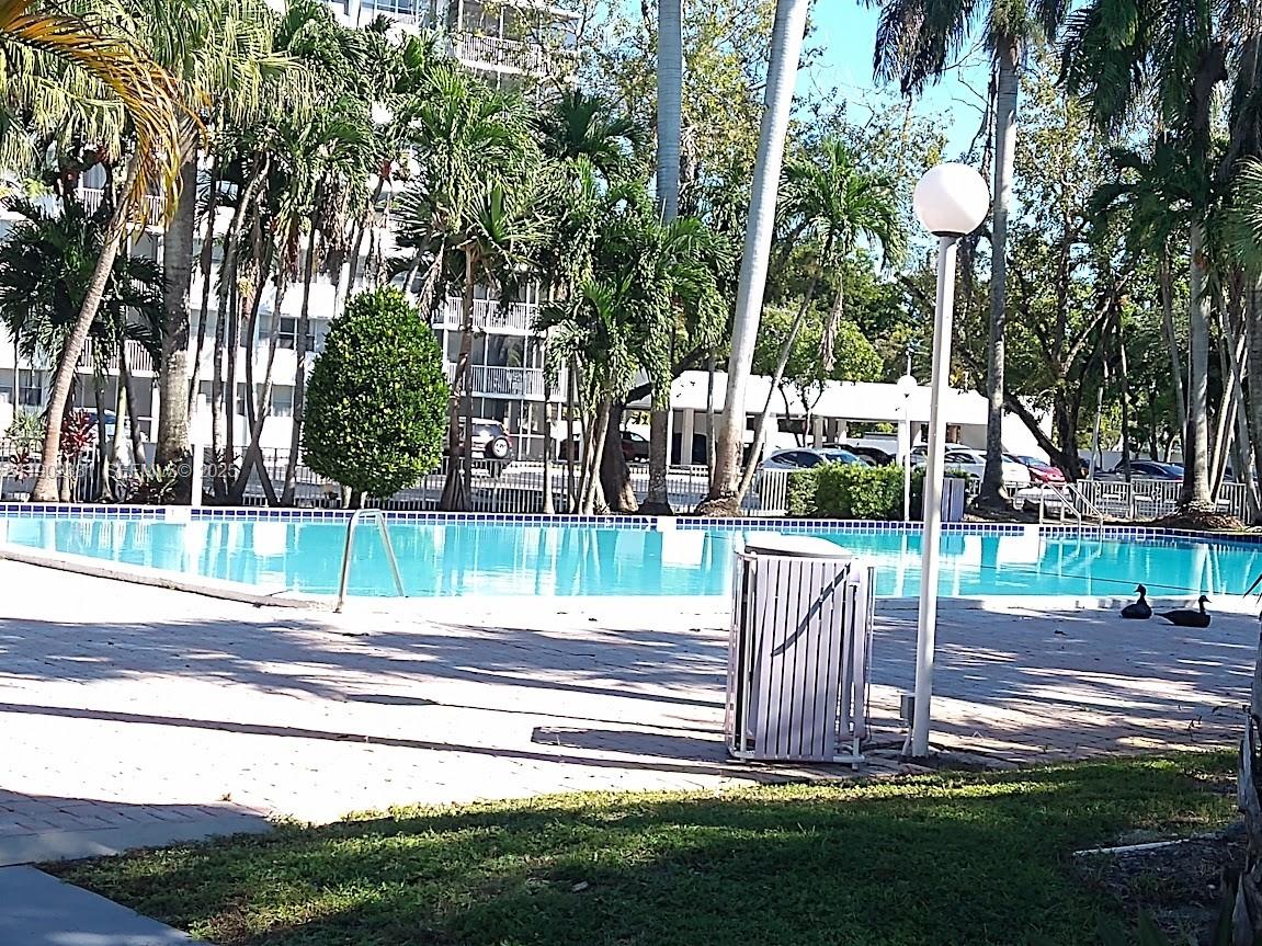 ELLINGTON AT COUNTY LINE - Residential