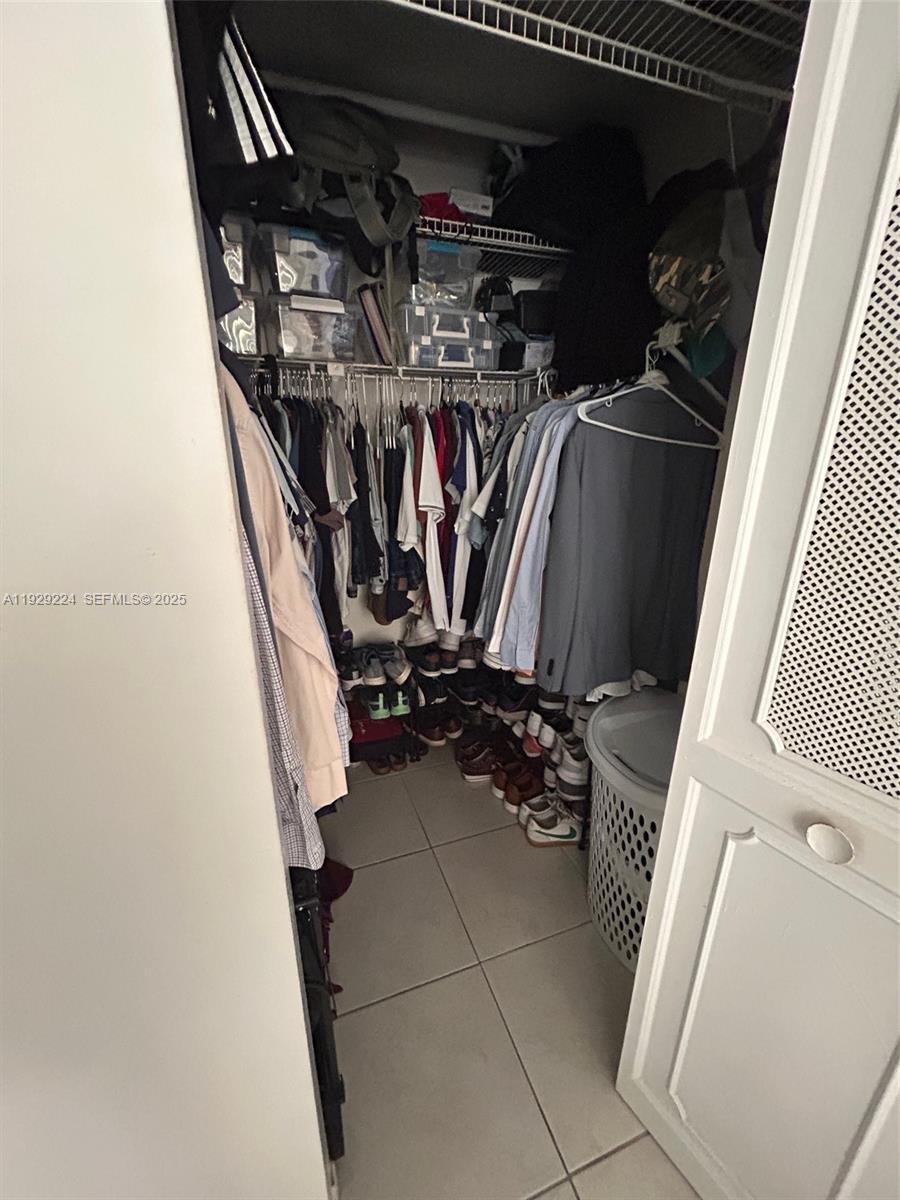 PLAZA OF AMERICAS CONDO P - Residential Lease