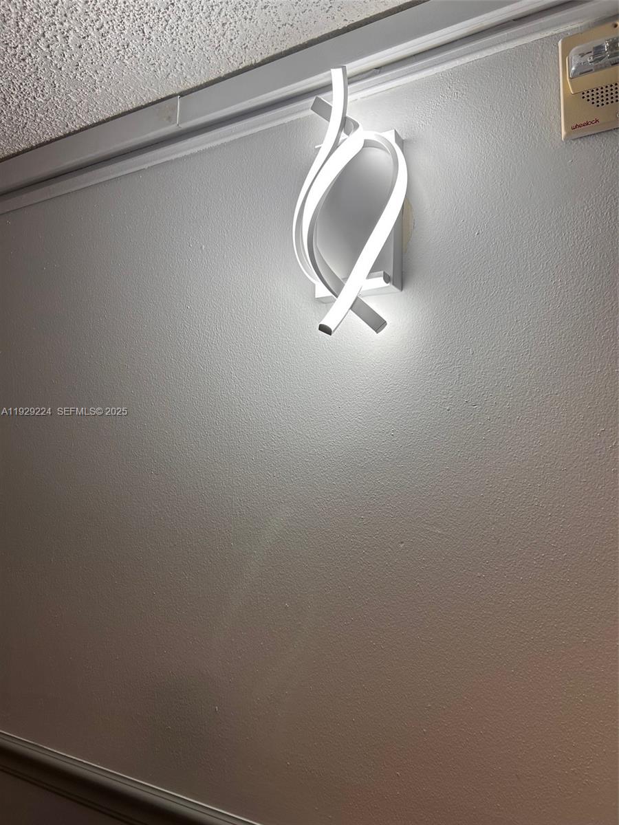 PLAZA OF AMERICAS CONDO P - Residential Lease